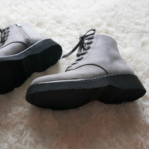 NWT Vince Monastir Lace-Up Suede Boot - Picture 7 of 8